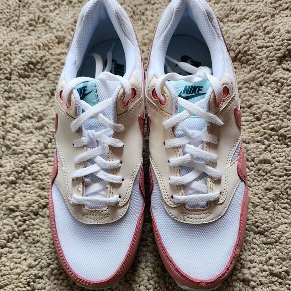 Nike Air Max 1 White Red Star Dust Guava Ice Brand New Sz 7Y - Picture 4 of 8